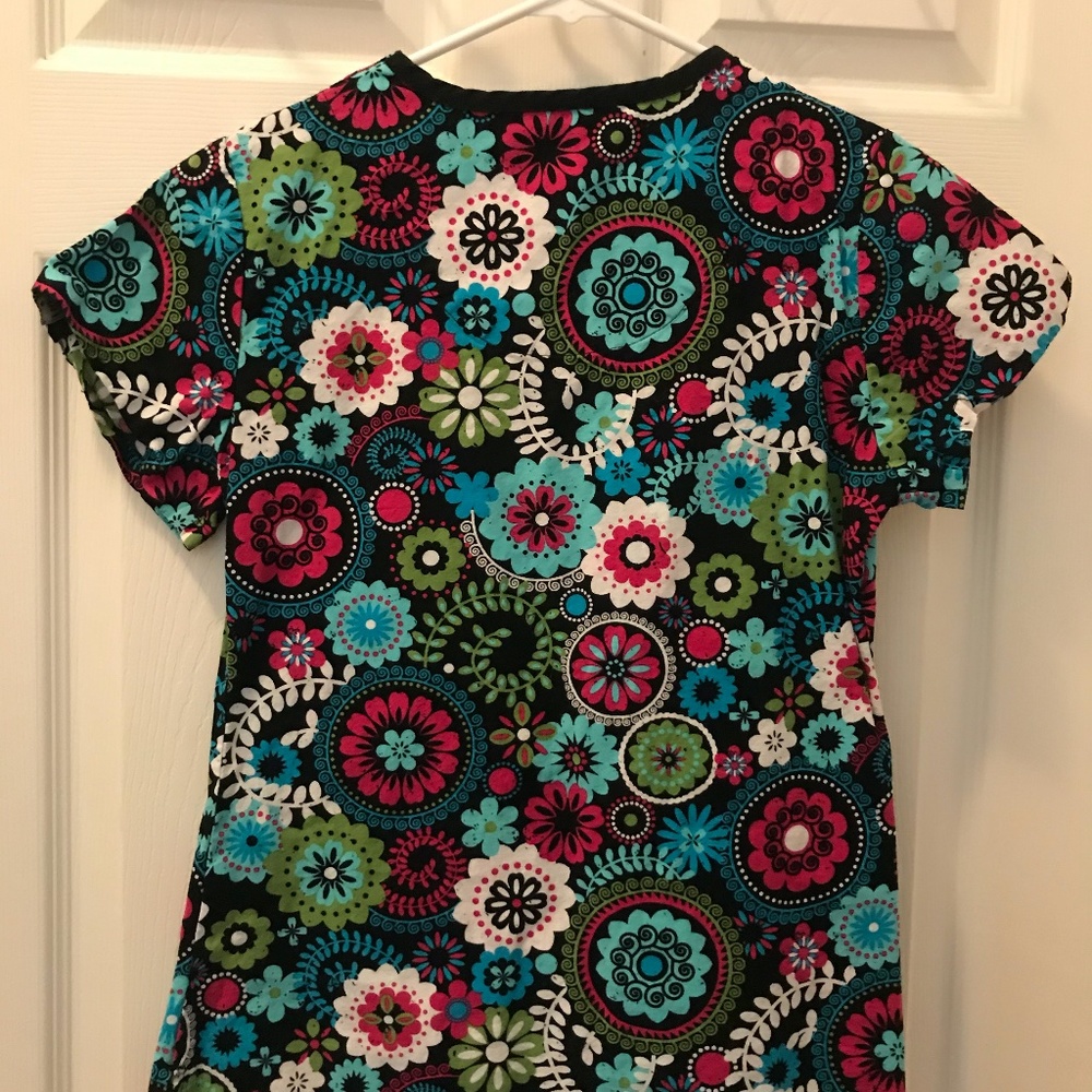 Scrub Top - Picture 2 of 2